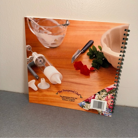 The Pampered Chef "More Stoneware Sensations" Traditions Baking / Cookbook - Picture 2 of 5